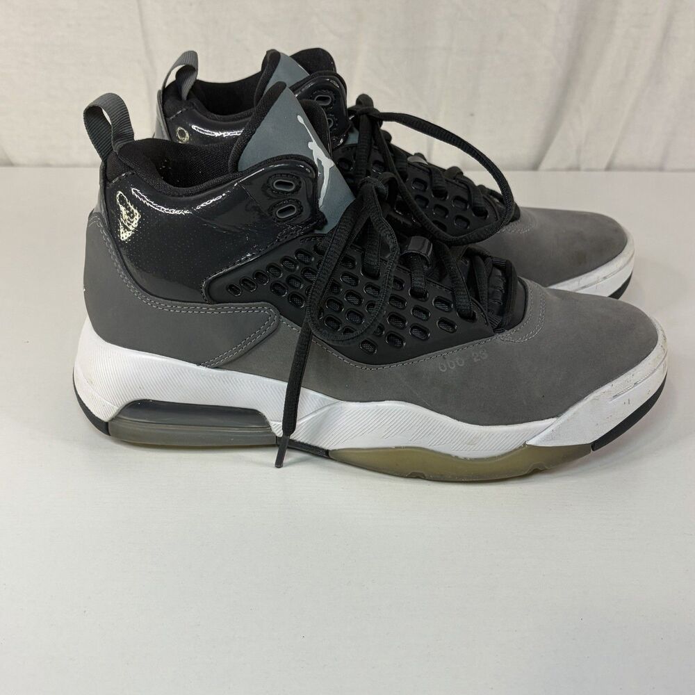 Air Jordan Maxin 200 Smoke Gray Youth Size 5.5Y CD6123‑001